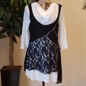 Dor Dor Couture Black & Ivory Lace Tunic